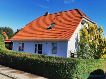 Dr. Lehner Immobilien NB – Bei Neubrandenburg – Gepflegtes Einfamilienhaus mit herrlichem Grundstück, 17033 Neubrandenburg, Einfamilienhaus